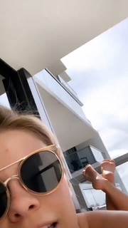 Paige VanZant feet photo thumbnail