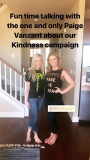 Paige VanZant feet photo thumbnail
