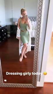 Paige VanZant feet photo thumbnail