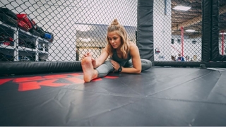 Paige VanZant feet photo thumbnail