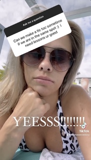 Paige VanZant feet photo thumbnail
