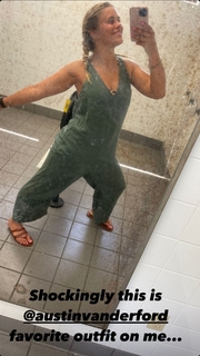 Paige VanZant feet photo thumbnail