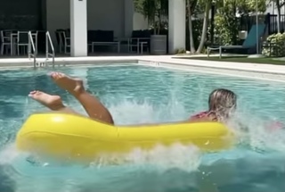 Paige VanZant feet photo thumbnail