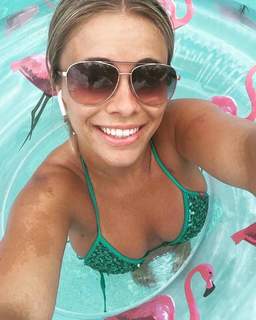 Paige VanZant feet photo thumbnail