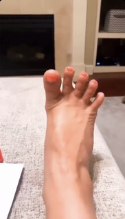 Paige VanZant feet photo thumbnail