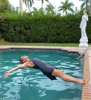 Paige VanZant feet photo thumbnail
