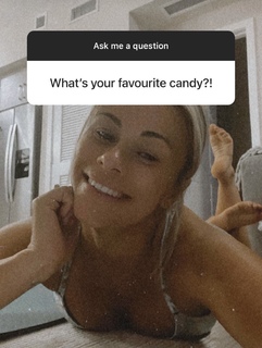 Paige VanZant feet photo thumbnail