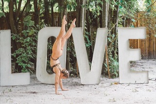 Paige VanZant feet photo thumbnail