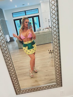 Paige VanZant feet photo thumbnail