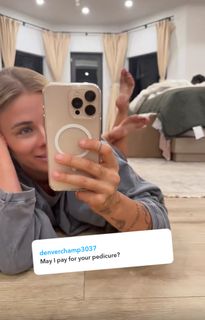 Paige VanZant feet photo thumbnail