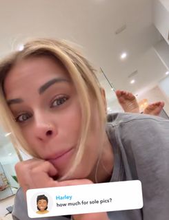 Paige VanZant feet photo thumbnail