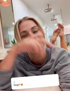 Paige VanZant feet photo thumbnail