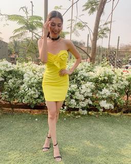 Palak Purswani feet photo 2