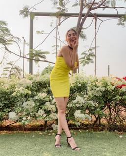 Palak Purswani feet photo 3