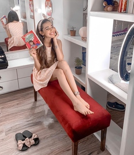 Palak Purswani feet photo 8