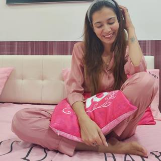 Palak Purswani feet photo 14
