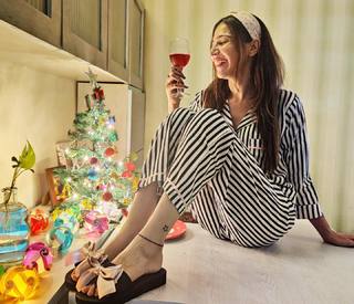 Palak Purswani feet photo 4