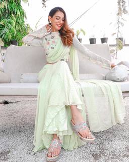 Palak Purswani feet photo 5
