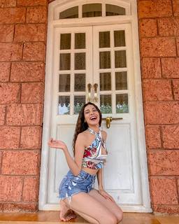 Palak Purswani feet photo 14