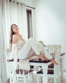 Palak Purswani feet photo 8