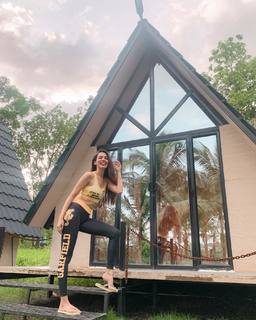 Palak Purswani feet photo 4