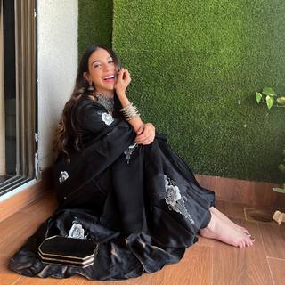 Palak Purswani feet photo 2