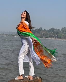 Palak Purswani feet photo 1