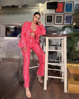 Palak Purswani feet photo 20