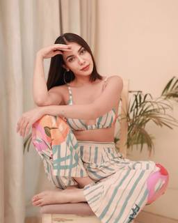 Palak Purswani feet photo 8