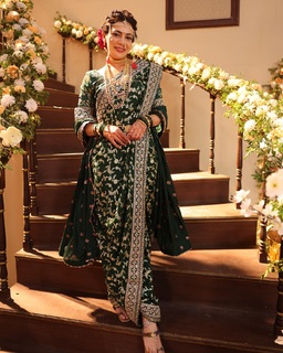 Palak Purswani feet photo 1