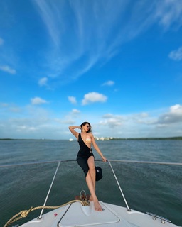 Palak Purswani feet photo 4