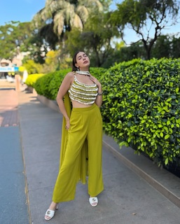 Palak Purswani feet photo 4