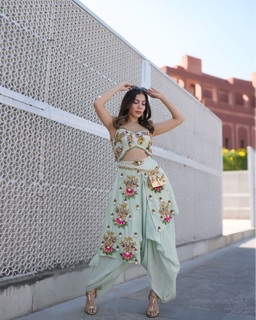 Palak Purswani feet photo 17