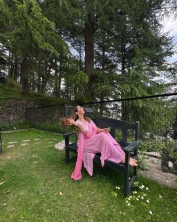 Palak Purswani feet photo 4