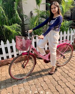 Palak Sidhwani feet photo 5