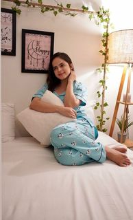 Palak Sidhwani feet photo 2