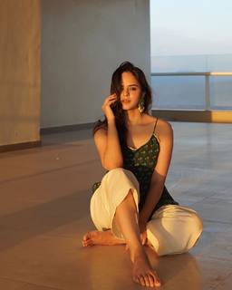 Palak Sidhwani feet photo 13