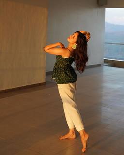 Palak Sidhwani feet photo 12