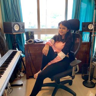 Palak Sidhwani feet photo 14
