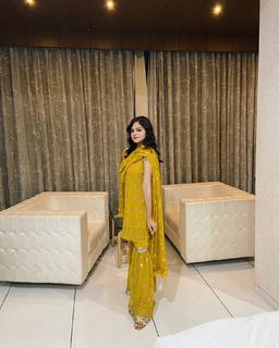 Palak Sidhwani feet photo 7