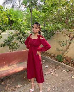 Palak Sidhwani feet photo 5