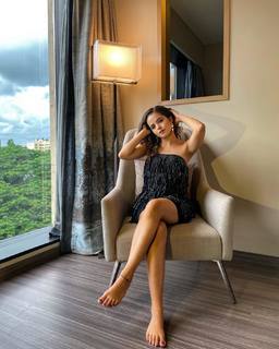 Palak Sidhwani feet photo 1
