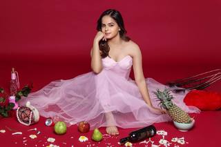 Palak Sidhwani feet photo 17
