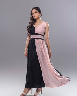 Palak Sidhwani feet photo 15