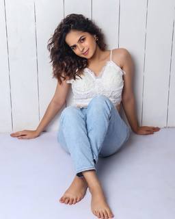 Palak Sidhwani feet photo 12