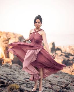 Palak Sidhwani feet photo 8