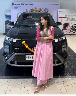 Palak Sidhwani feet photo 8