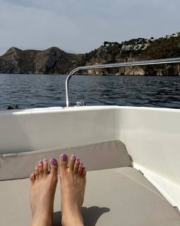 Palak Sidhwani feet photo 4
