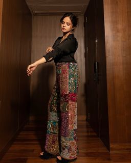 Palak Sidhwani feet photo 13