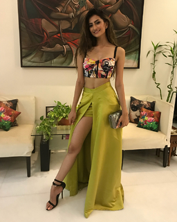 Palak Tiwari feet photo 2